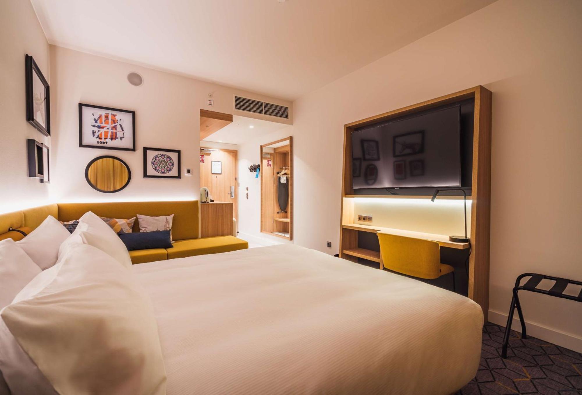 Hampton By Hilton Lodz City Center ภายนอก รูปภาพ