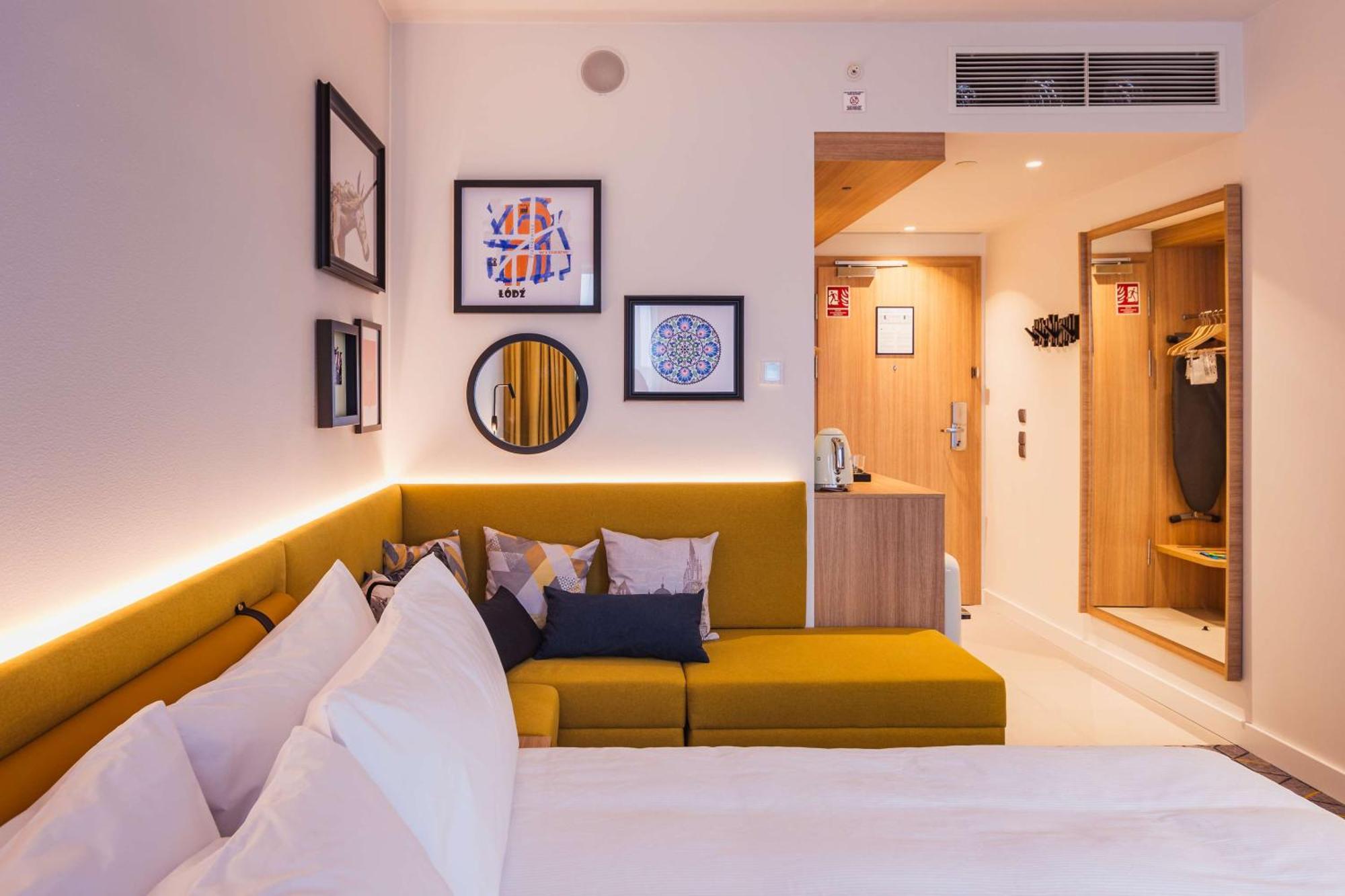 Hampton By Hilton Lodz City Center ภายนอก รูปภาพ