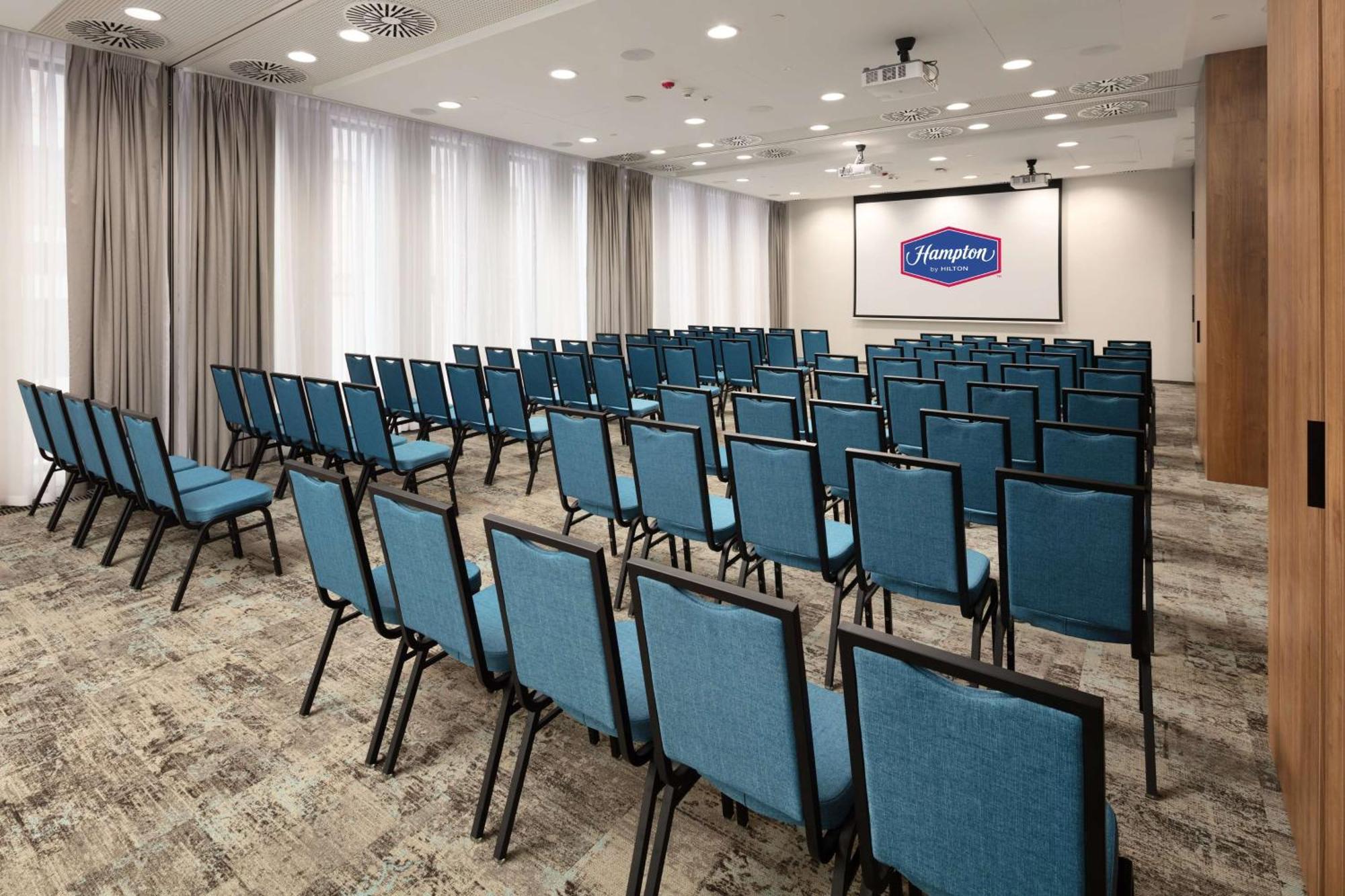 Hampton By Hilton Lodz City Center ภายนอก รูปภาพ